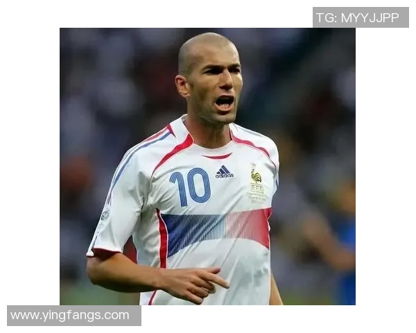 个子较高的足球明星如何在赛场上展现独特优势与风采 个子较高的足球明星如何在赛场上展现独特优势与风采