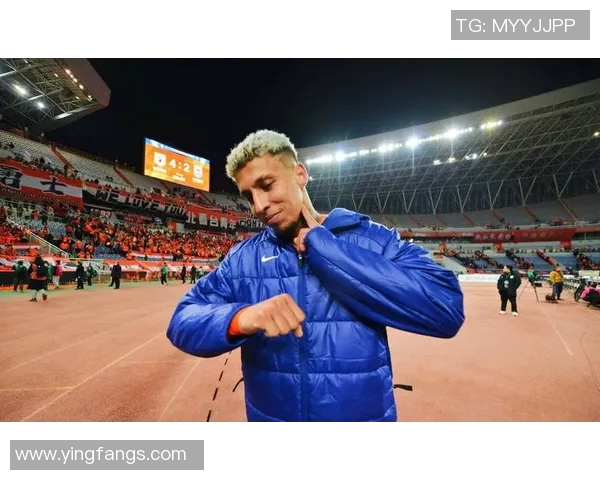 法国足球明星帅气风采与场上表现的完美结合解析